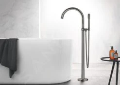 Grohe Atrio - Vrijstaande Badkraan, Met Draaibare Uitloop, Geborsteld Hard Graphite 32653AL3 -AquaKranen Verkoop 526a539cf16ed48a5ae0a1bc